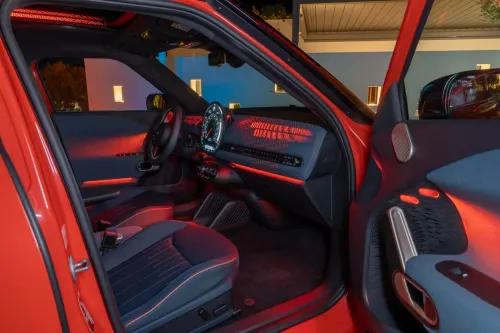 p90546371 highres mini aceman se 04 20