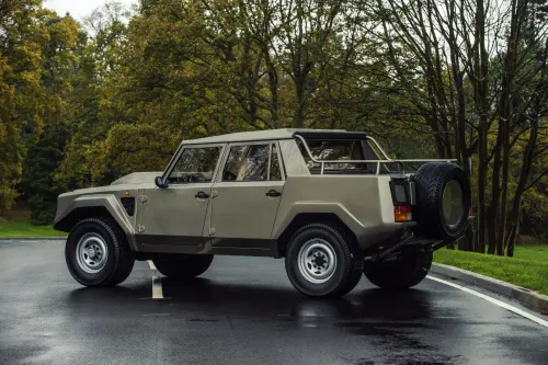 Lamborghini LM002