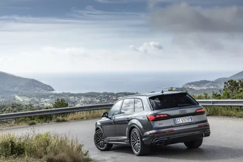 audi q7 2024 guida stretta