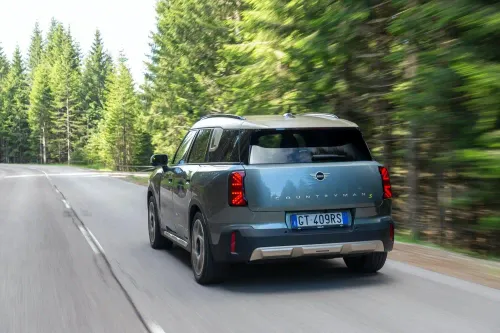 mini countryman e 2024 posteriore dinamica