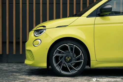abarth 500e 01
