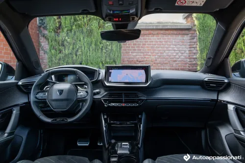 peugeot 2008 gt interni