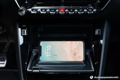 peugeot 2008 interni