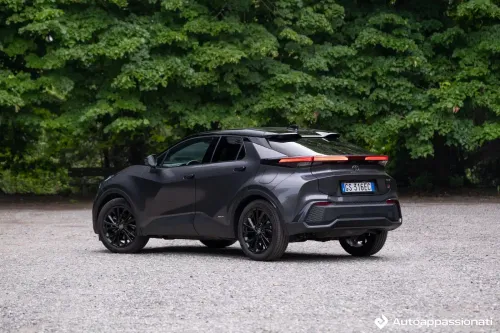 toyota c-hr 2024