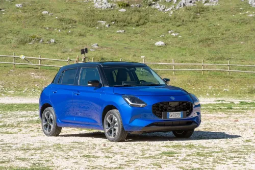 nuova suzuki swift hybrid 4x4 frontale