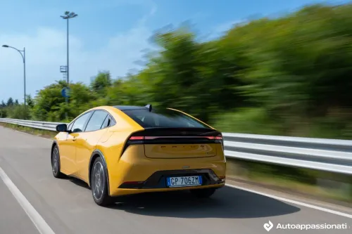 toyota prius 2024 04