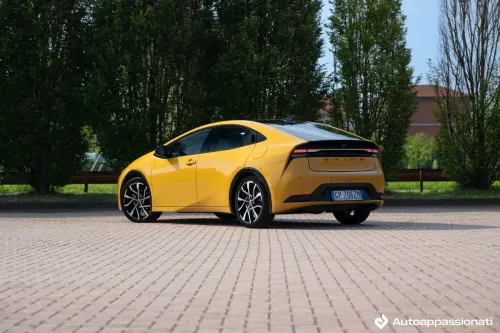 toyota prius 2024 10