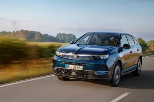 prova opel grandland hybrid