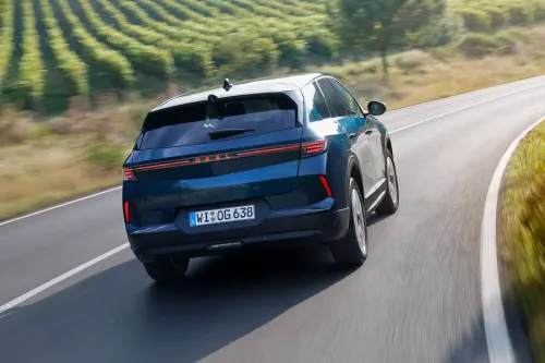 opel grandland hybrid pareri