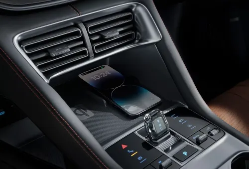 BYD SEAL U interni cambio wireless clima