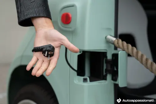 FIAT ricarica batteria shuko presa