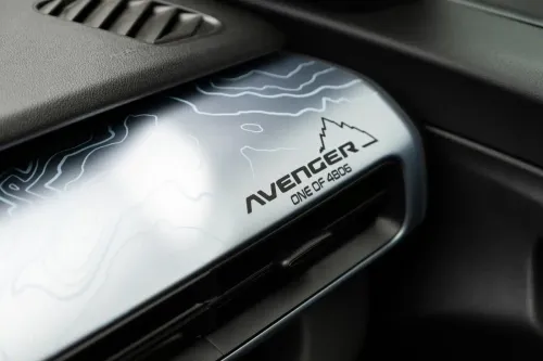 interni jeep avenger 4xe