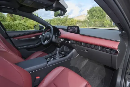 mazda 3 2025 interni laterale