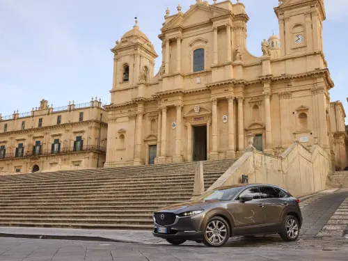 mazda cx 30 2025 guida citta