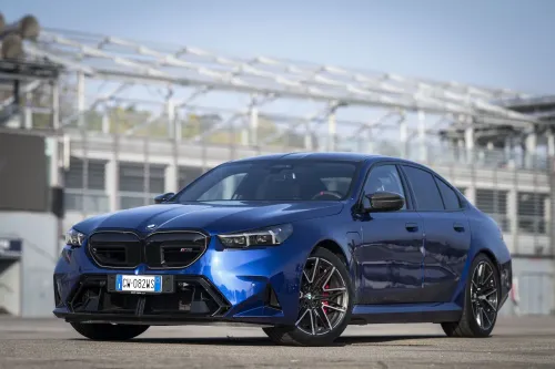 bmw m5 2025 g90 anteriore tre quarti