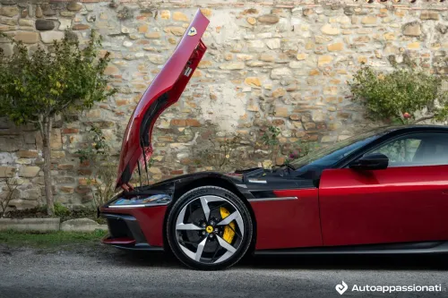 Cofango ferrari 12cilindri