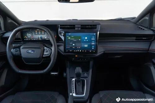 abitacolo nuova ford puma