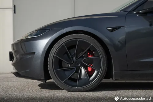 cerchi tesla model 3 performance