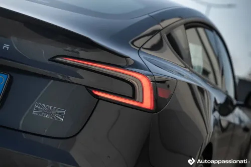 tesla model 3 performance