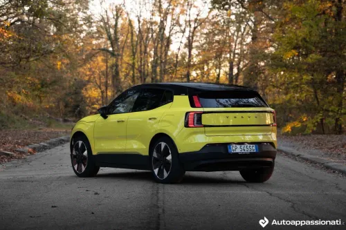 Volvo ex30 rear moss yellow