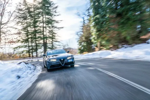Alfa Romeo Giulia Veloce neve