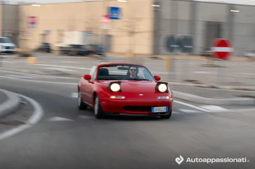 Mazda MX-5 NA 1.8 16v guida città