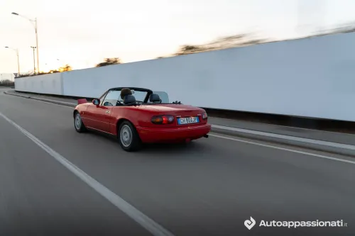 Mazda MX-5 NA 1.8 16v 1994 dinamica posteriore
