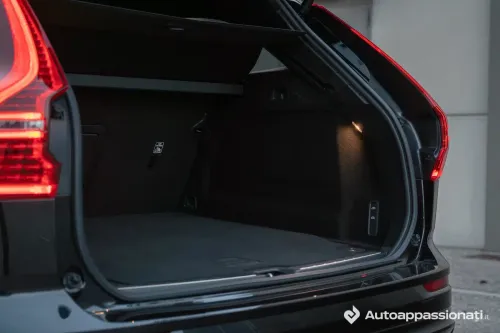 bagagliaio Volvo XC60 capacità litri