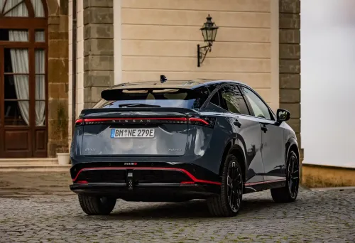 nissan ariya nismo posteriore tre quarti