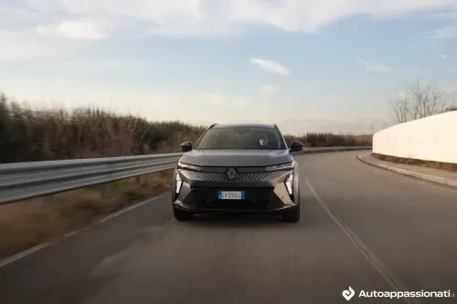 dinamica renault scenic e-tech 2025