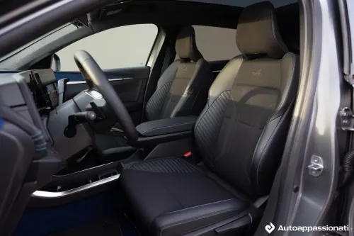 sedili anteriori renault scenic e-tech 2025