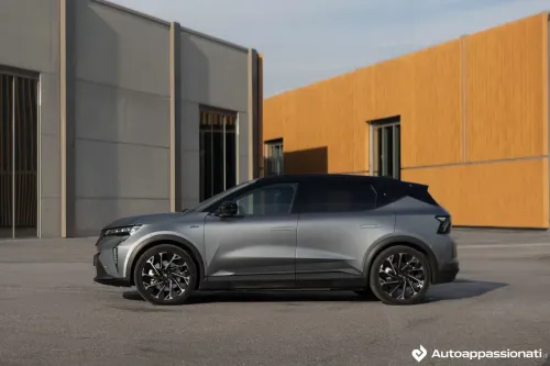 dimensioni renault scenic e-tech 2025