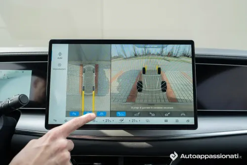 assistente al parcheggio byd sealion 7