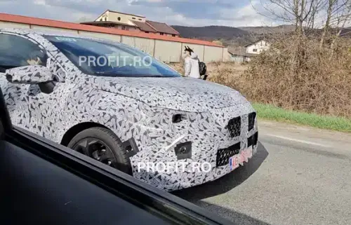 Foto spia nuova Dacia C-Neo