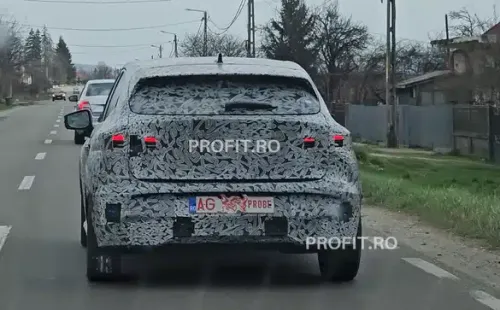 Foto Spia nuova Dacia C-Neo