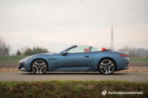 dimensioni maserati grancabrio folgore