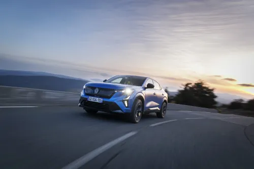 Renault_Rafale_E-Tech 200 guida dinamica