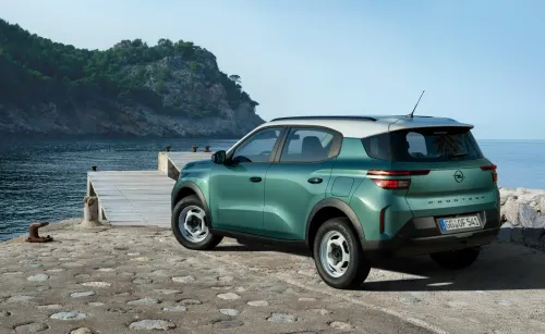 opel frontera hybrid rear