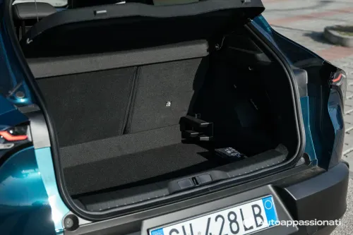 Alfa Romeo Junior Hybrid bagagliaio