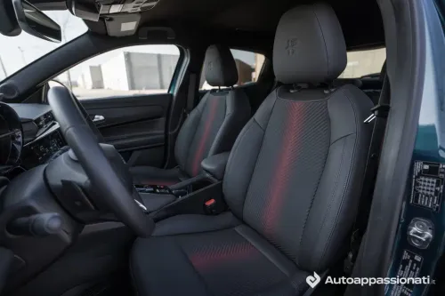 Alfa Romeo Junior Hybrid sedili