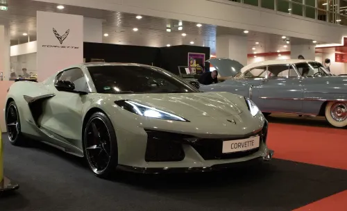 corvette c8 e ray 2025 1