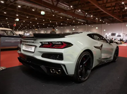 corvette c8 e ray 2025 2