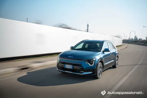 kia niro trifuel 2025 frontale tre quarti