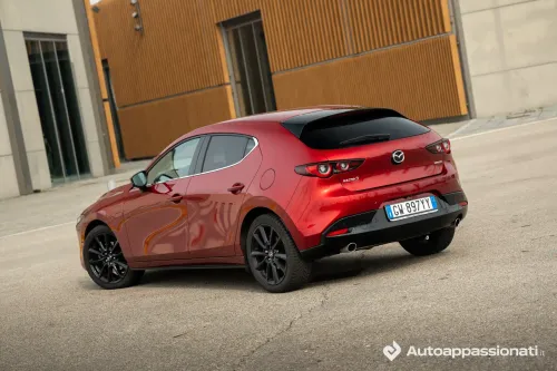 mazda 3 2025 25 posteriore tre quarti