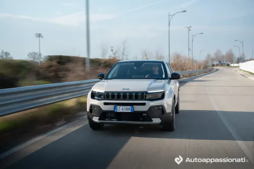 Jeep Avenger e-hybrid