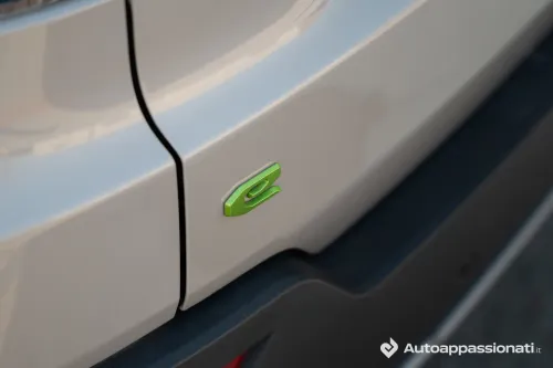 Jeep Avenger e-hybrid logo