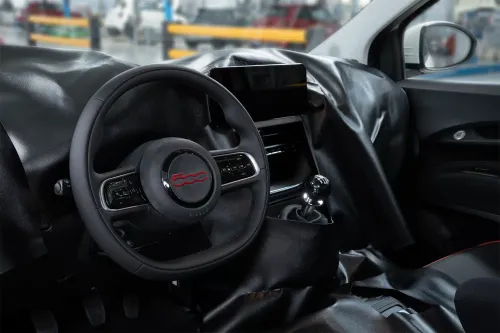 Nuova FIAT 500 ibrida interni
