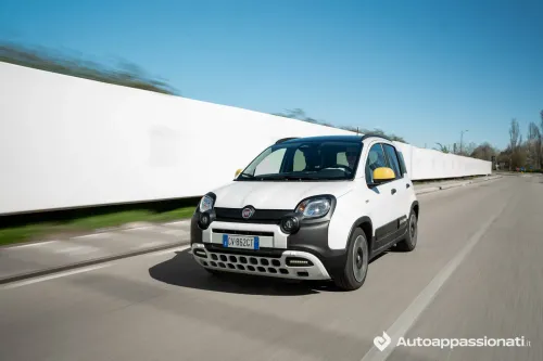 fiat pandina 2025 dinamica frontale tre quarti