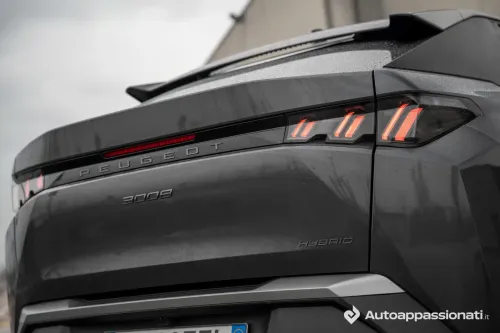 peugeot 3008 hybrid 08