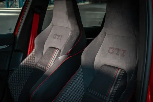 Volkswagen Golf GTI edition 50 sedili